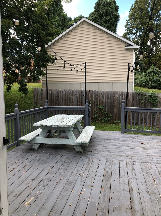 Photo - 812 Mercury St