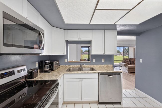 Photo - Furnished or unfurnished 2 bedroom Condo Overlooking Golf Course