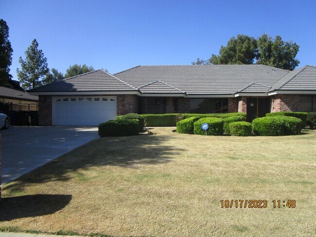 Beautiful 5 Bedroom, 3 Bathroom House with... - Beautiful 5 Bedroom, 3 Bathroom House with...