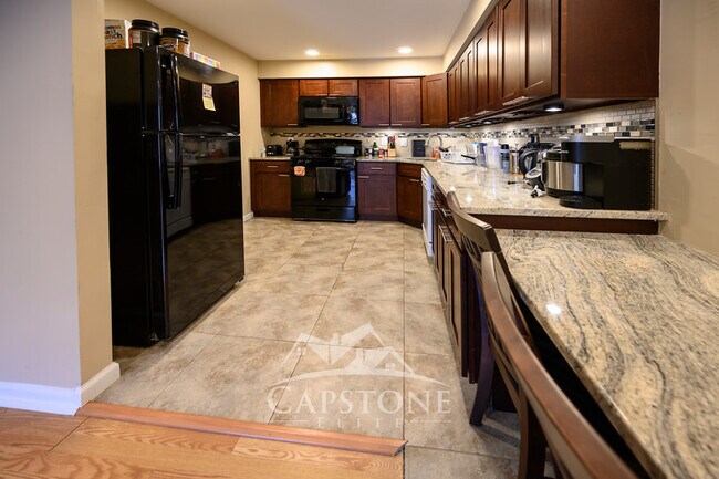 Photo - 12 Colgate Dr