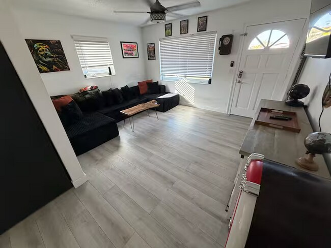 Photo - 5758 20th Ave N