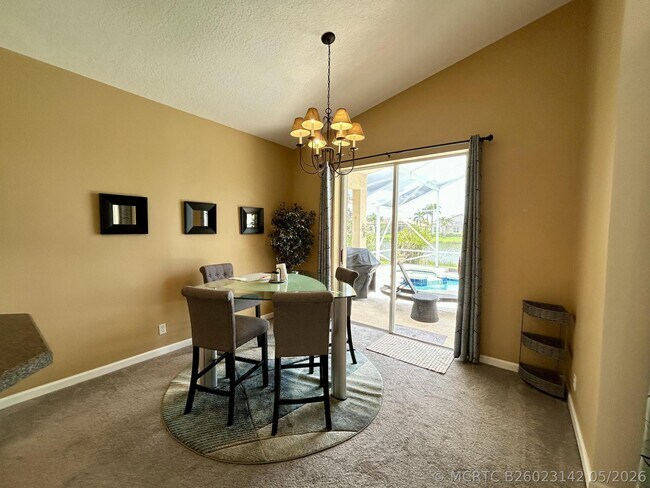 360 Shoreline Cir