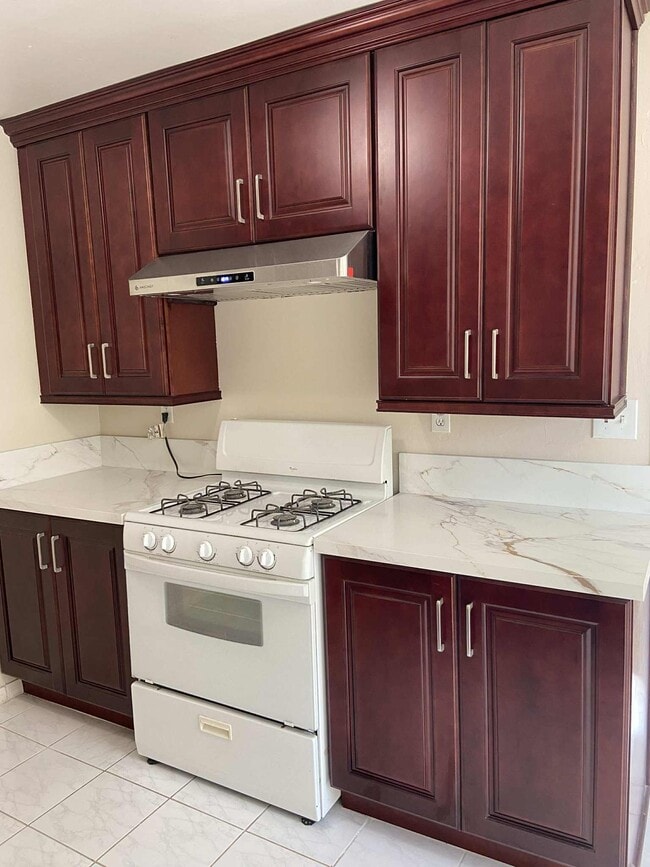 Photo - 4109 W 5th St