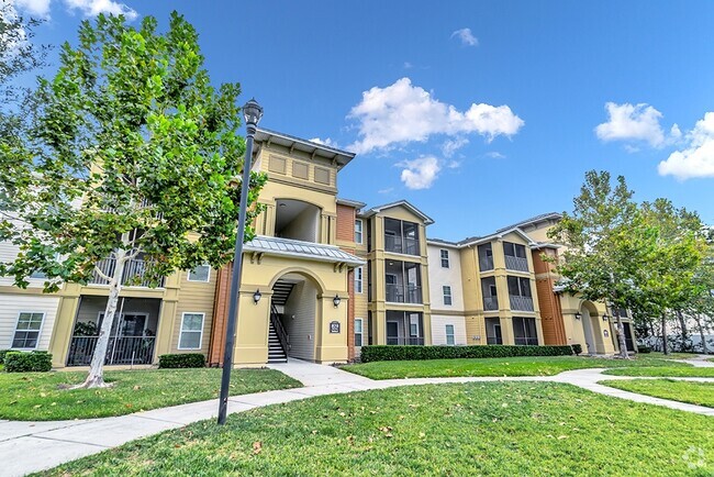 Exterior Building - Fountains at San Remo Court Rental