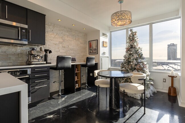 Photo - 59 E Liberty St