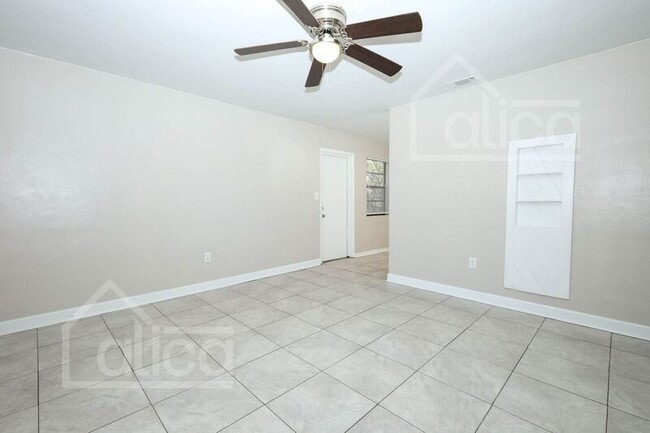 Photo - 3810 Thompson St