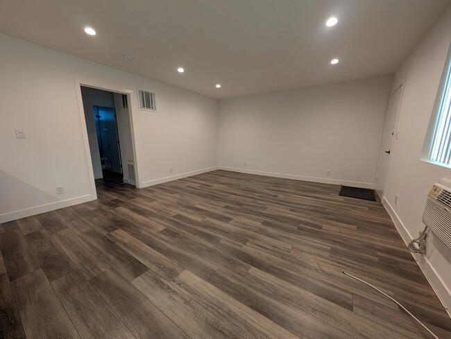 Photo - 739 N Sweetzer Ave Unidad 4