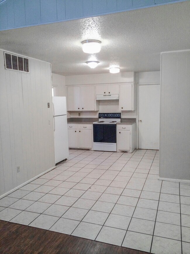 Photo - 1802 Elkhart Ave