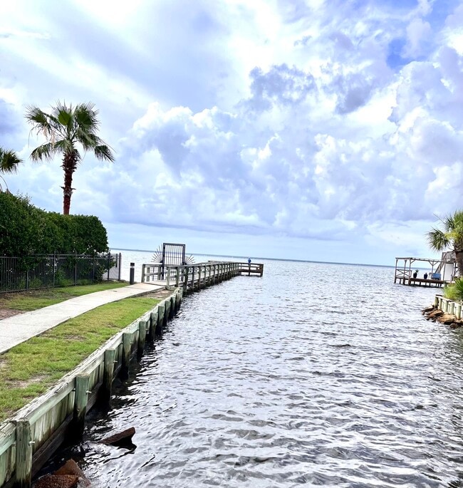 Photo - 437 S Shore Dr