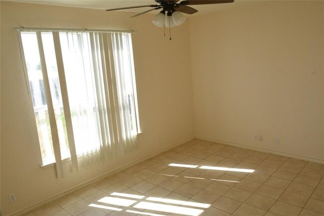 Photo - 112 Sandstone Dr
