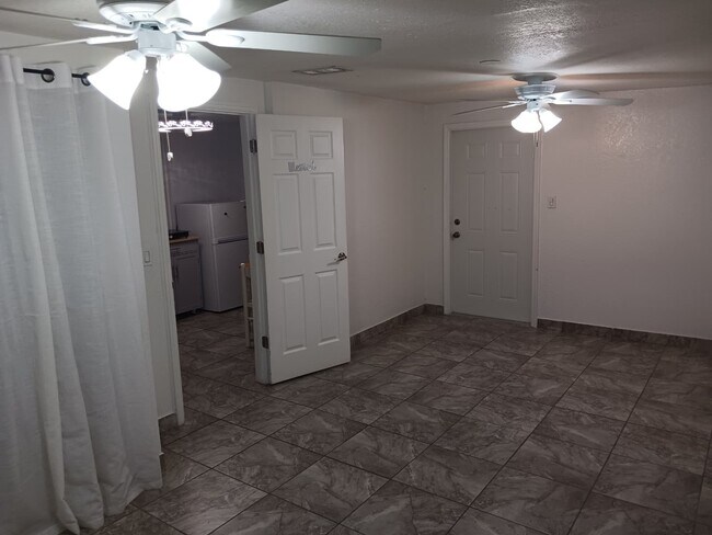Photo - 702 E 31st St Unit 1 Bedroom