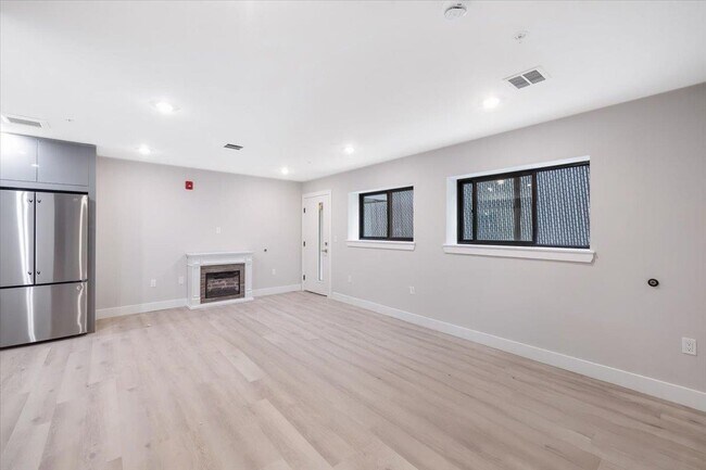 Photo - 526 64th St Unit 1