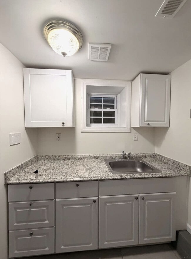 Photo - 2012 Henry Rd