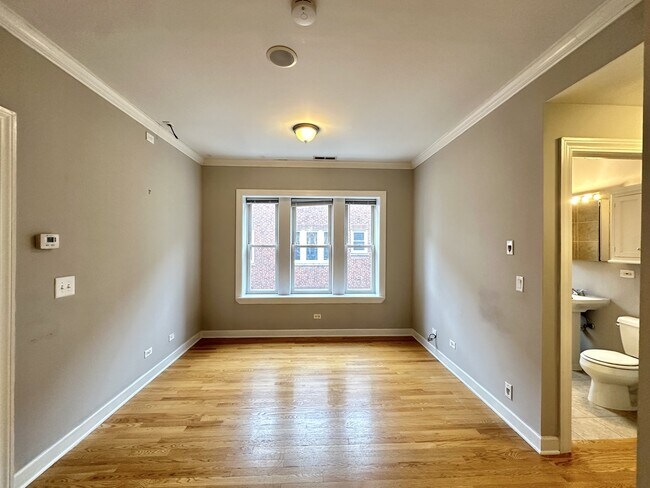 Photo - 3259 N Clifton Ave Unit 2w