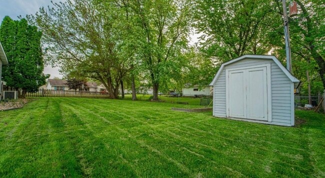 Photo - 479 Meadow Ln