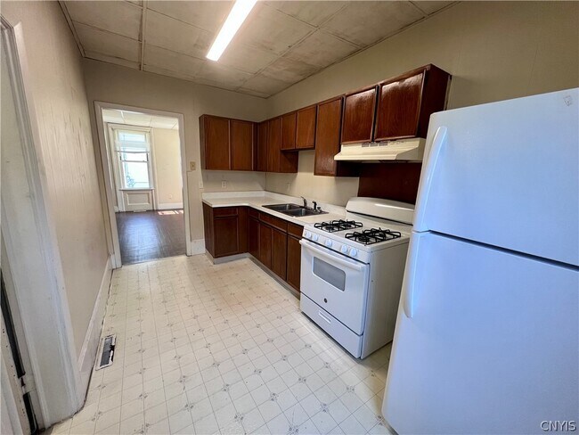 Photo - 174 Syracuse Ave
