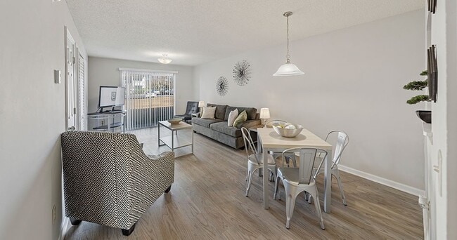 Living-Room-03-Seahawk-Retreat-Wilmington