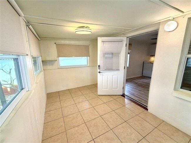 Photo - 516 Northmoor Ave N