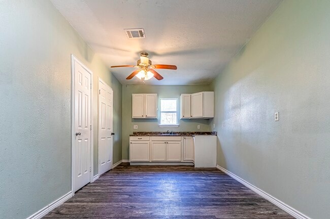 Photo - 229 Bishop St