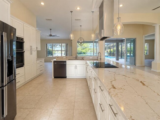 13535 Bluewater Cir