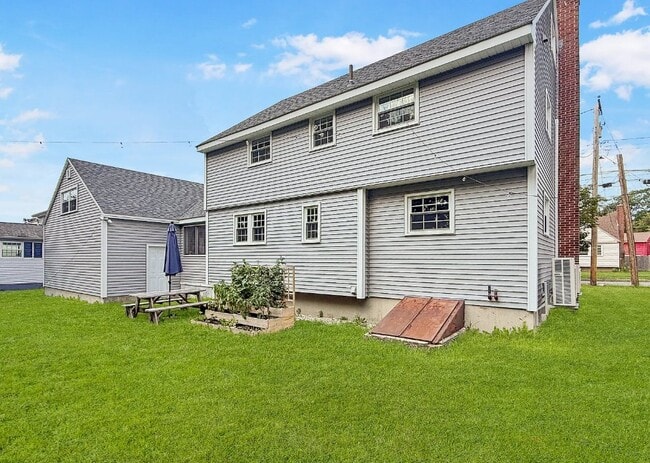 Photo - 161 Wayside Rd