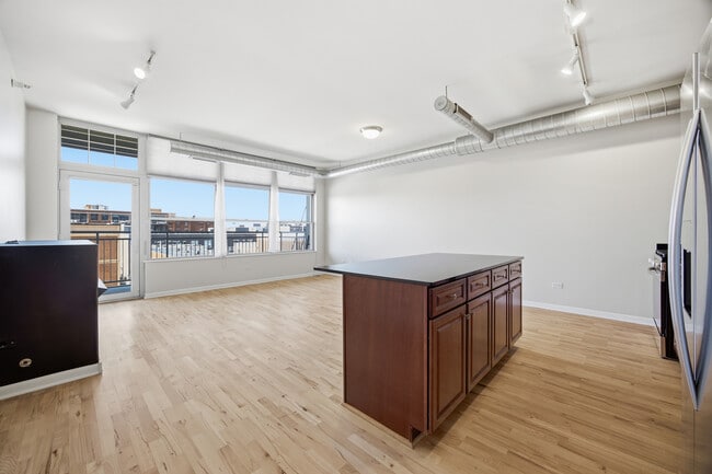 Photo - 1200 W Monroe St Unit 618