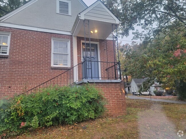Building Photo - 1364 Carnegie Ave Unit 1364 Carnegie Ave East Point, GA 30344  B Rental