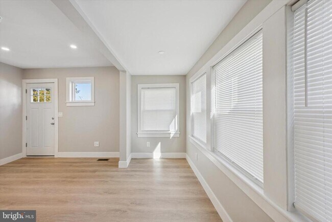 Photo - 118 Bartram Ave