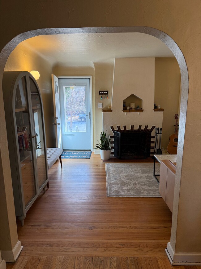 Photo - 3423 St Paul St