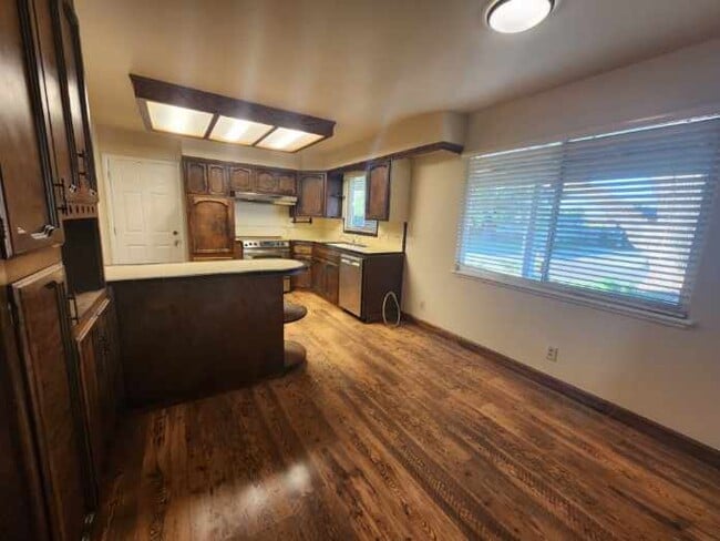 Photo - 1639 Debra Ln