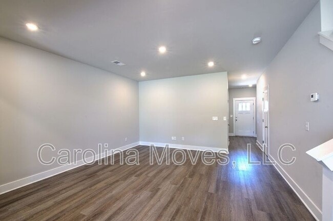 Photo - 251 Keaton Ct