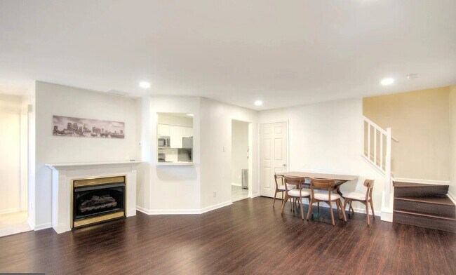Photo - 4402 Aberdeen Ln