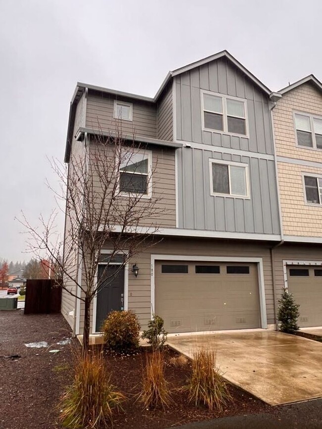 Woodland Townhome Just Minutes from i5 - Woodland Townhome Just Minutes from i5