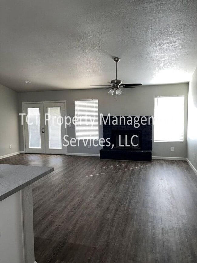 Photo - Beautifully Remodeled 3 Bedroom Home in Gi...