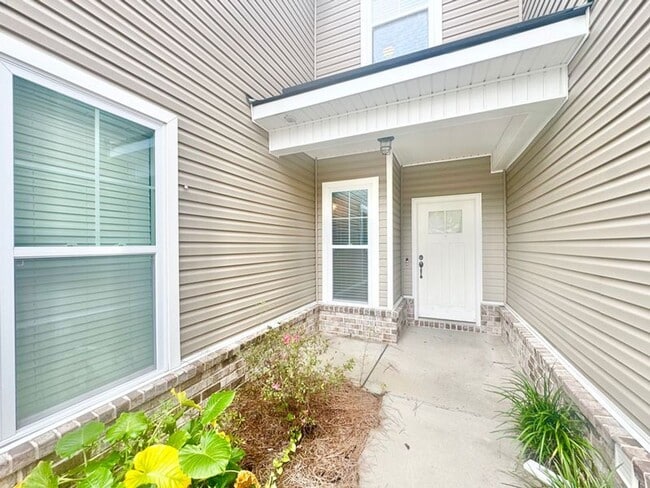 Photo - Welcome to this stunning 3-bedroom, 3-bathroom townhome located in the desirable Berkley Walk sub...