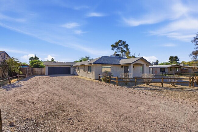 Photo - 1901 N Rosemont Blvd