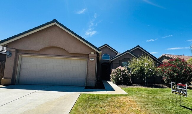 Building Photo - Beautiful 3 Bedroom 2 Bath Home in Los Banos FOR RENT!