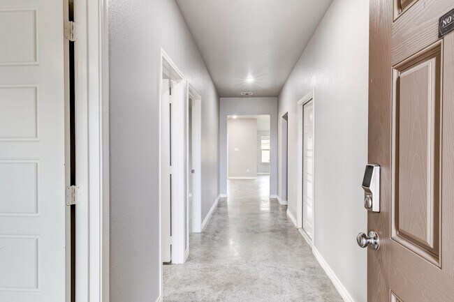 Photo - 1733 Dryden Ave