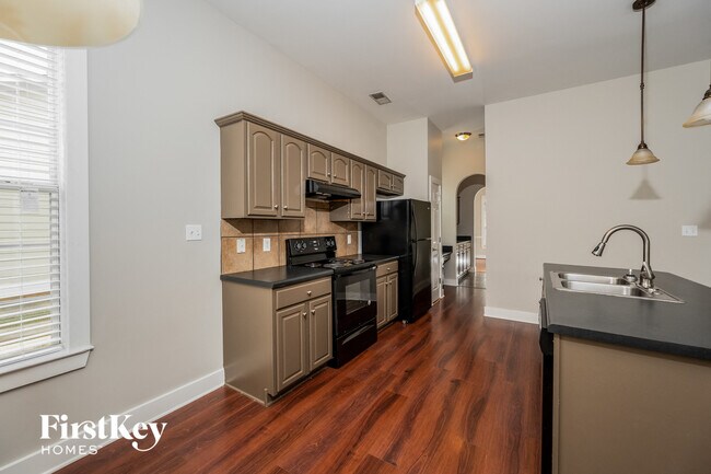 Photo - 4598 Clubview Dr