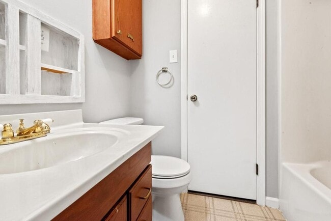 Photo - 648 Golfview Dr