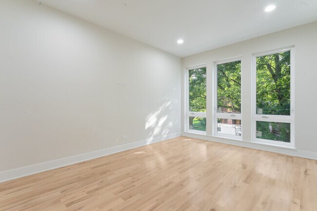 Photo - 6408 S Vernon Ave Unit 2