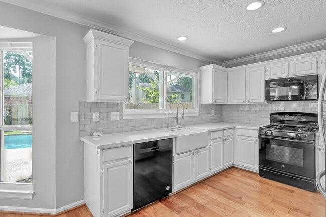 Building Photo - 30 Village Knoll Pl Rental