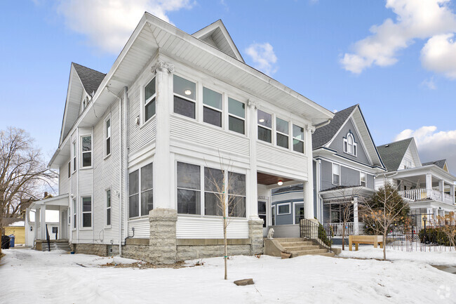 Building Photo - 3212 Colfax Ave S Unit Upstairs Rental