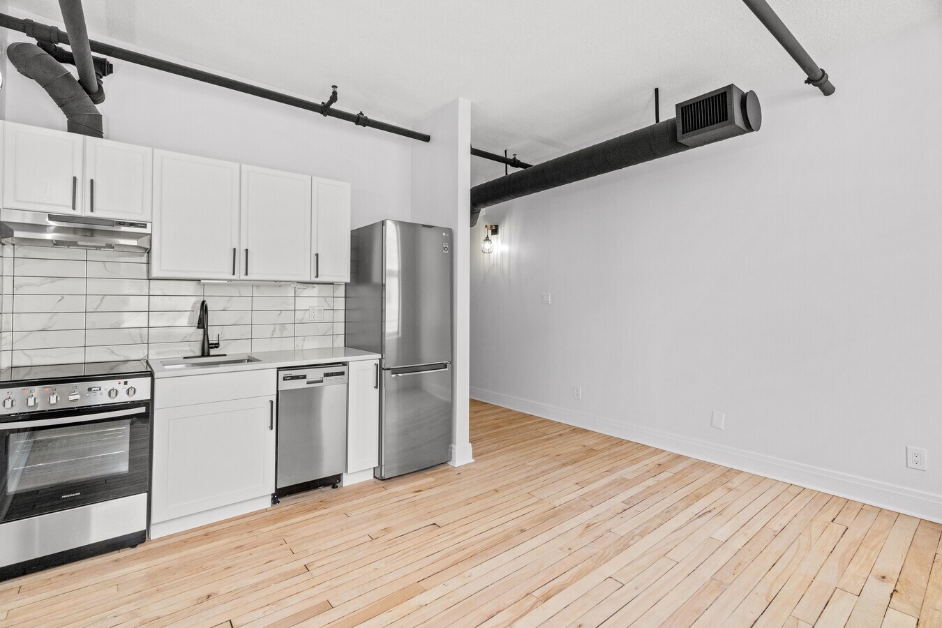 Photo - 330 Clarence St Unit 402