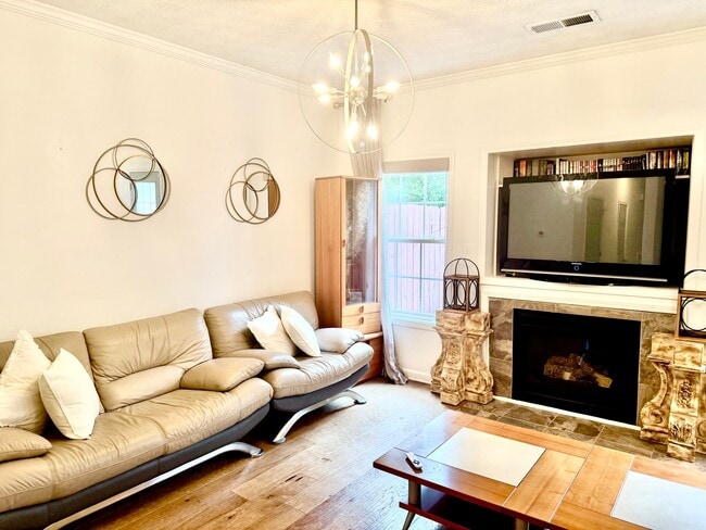 Photo - 138 Creekwood Dr