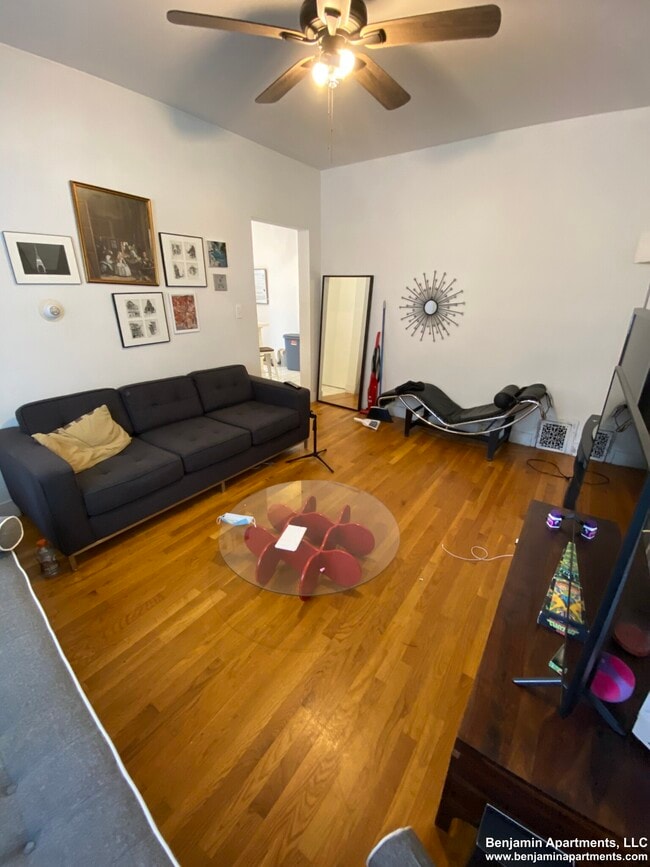 Building Photo - 530 Cambridge St Unit 1