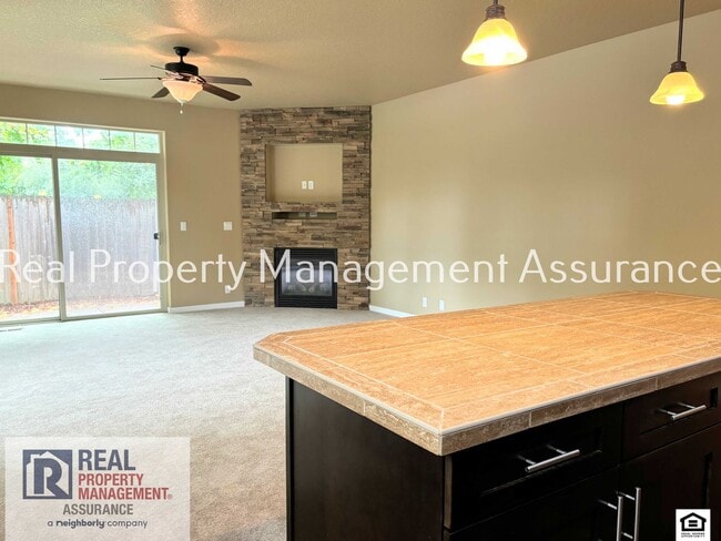 Photo - Spacious 2BR Townhome with Garage Parking in Prime Beaverton Location!