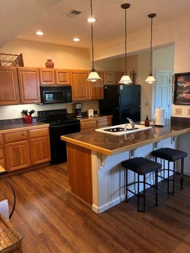 Photo - 54 Ensign Dr