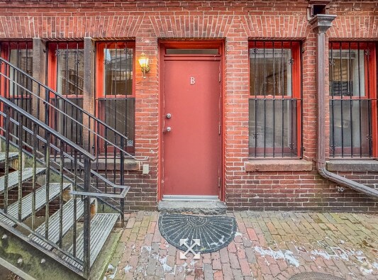 Building Photo - 195 Commonwealth Ave Unit 1 Rental