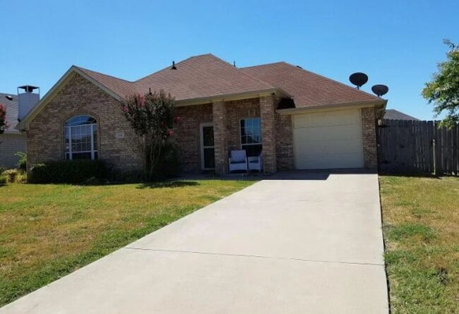 Building Photo - Adorable 3-Bedroom Home in Waxahachie, TX